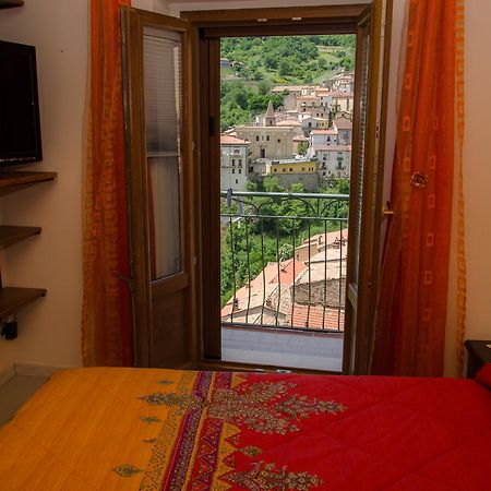 B&B La Perla Nelle Dolomiti คาสเตลเมซซาโน ห้อง รูปภาพ