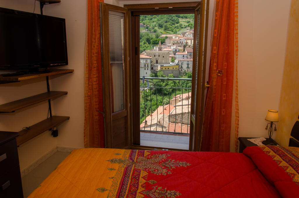 B&B La Perla Nelle Dolomiti คาสเตลเมซซาโน ห้อง รูปภาพ