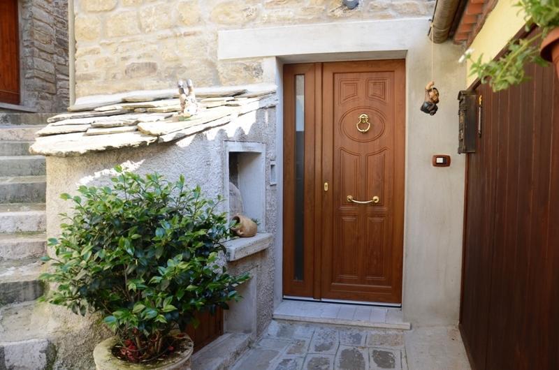 B&B La Perla Nelle Dolomiti คาสเตลเมซซาโน ภายนอก รูปภาพ